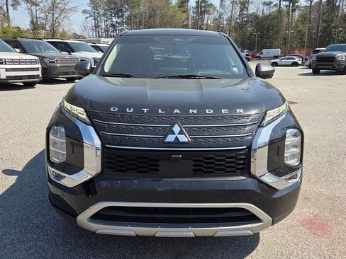 Used 2022 Mitsubishi Outlander SE AWD/4WD image 2
