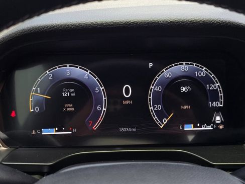 Used 2025 Jeep Grand Cherokee Altitude AWD/4WD image 17