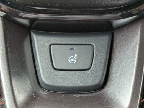 Used 2025 Honda Pilot TrailSport image 46