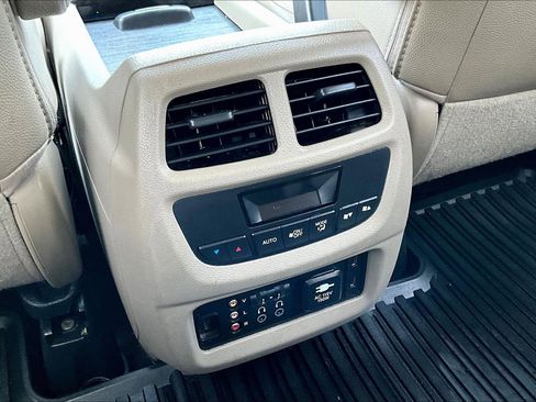 Used 2017 Honda Pilot Touring image 34