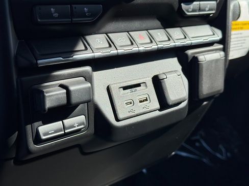 Used 2021 GMC Sierra 1500 SLE w/ Preferred Package image 43