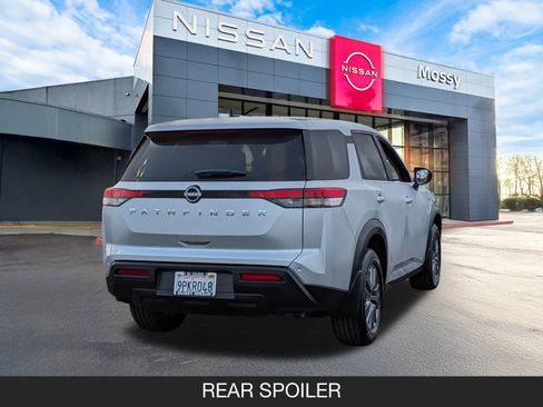 Certified 2024 Nissan Pathfinder S image 8