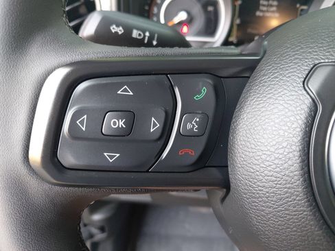 Used 2025 Jeep Wrangler Unlimited Sport AWD/4WD image 5