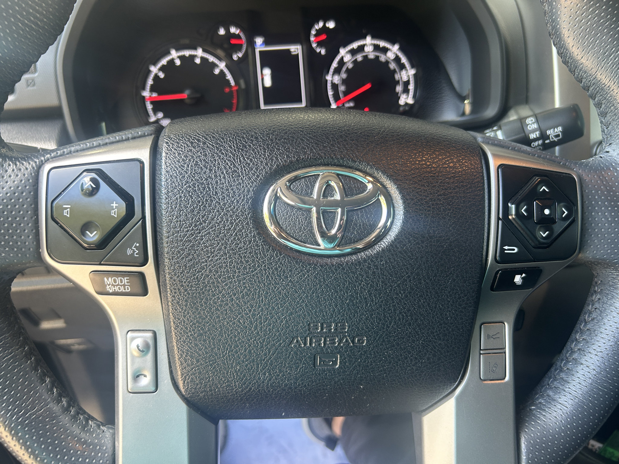 Used 2020 Toyota 4Runner SR5 Premium w/ Moonroof Package AWD/4WD image 13