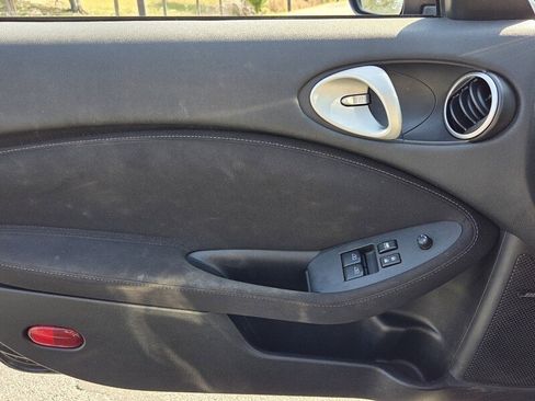 Used 2016 Nissan 370Z w/ Sport Package image 22