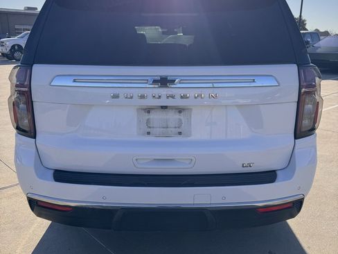 Used 2021 Chevrolet Suburban LT w/ LT Signature Plus Package image 7