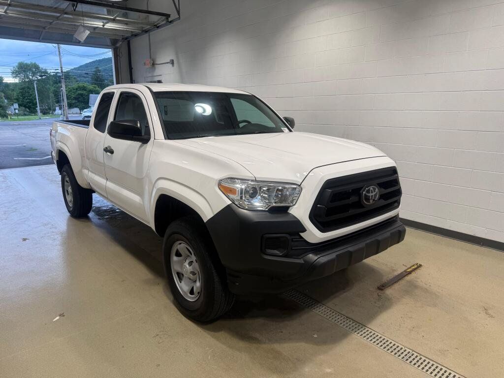 Certified 2023 Toyota Tacoma SR AWD/4WD image 7