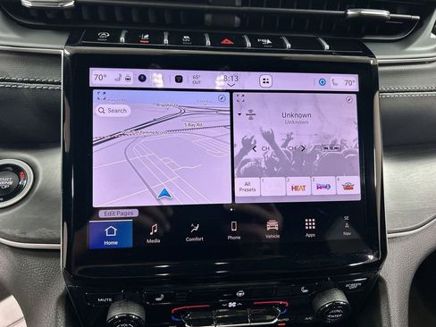 New 2025 Jeep Grand Cherokee Limited w/ Black Appearance Package AWD/4WD image 15