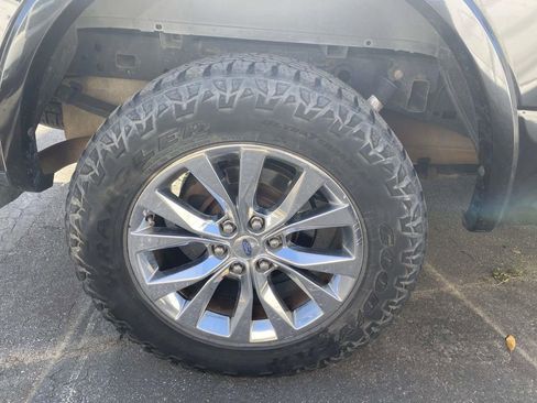 Used 2015 Ford F150 Lariat w/ Equipment Group 502A Luxury image 8