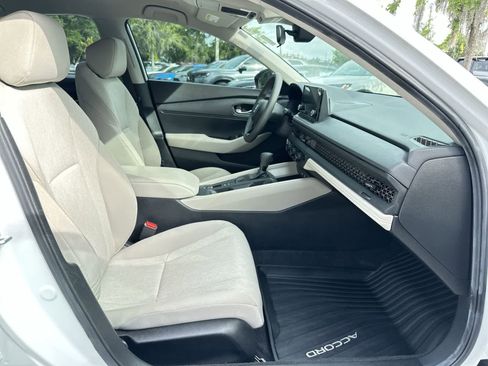 Used 2025 Honda Accord LX image 17