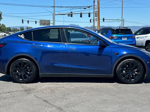 Used 2021 Tesla Model Y Long Range AWD/4WD image 3