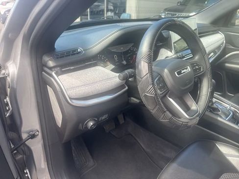 Used 2023 Jeep Compass Latitude AWD/4WD image 17