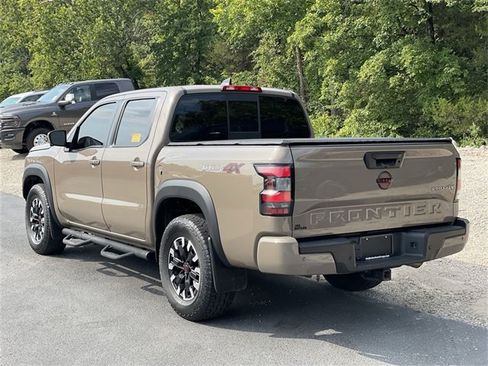 Used 2022 Nissan Frontier PRO-4X image 42