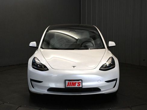 Used 2023 Tesla Model 3 Standard Range RWD image 2
