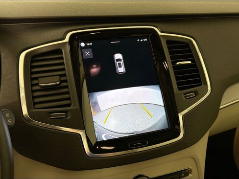 Used 2023 Volvo XC90 B5 Core image 14