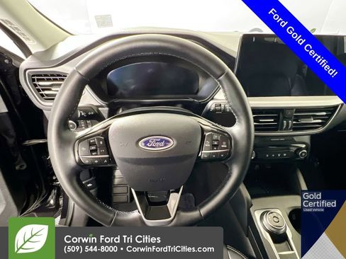 Used 2025 Ford Escape Platinum image 8