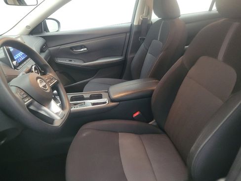 Used 2025 Nissan Sentra SV FWD image 17