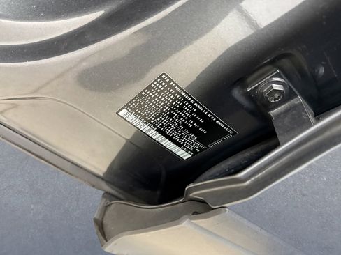 Used 2022 Volkswagen Tiguan SE image 19