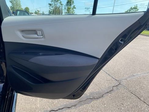 Used 2025 Toyota Corolla LE FWD image 27