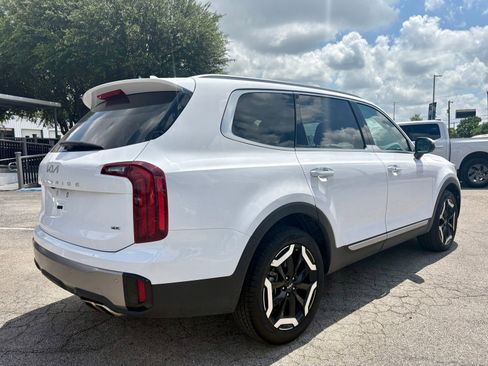Used 2025 Kia Telluride S AWD/4WD image 3