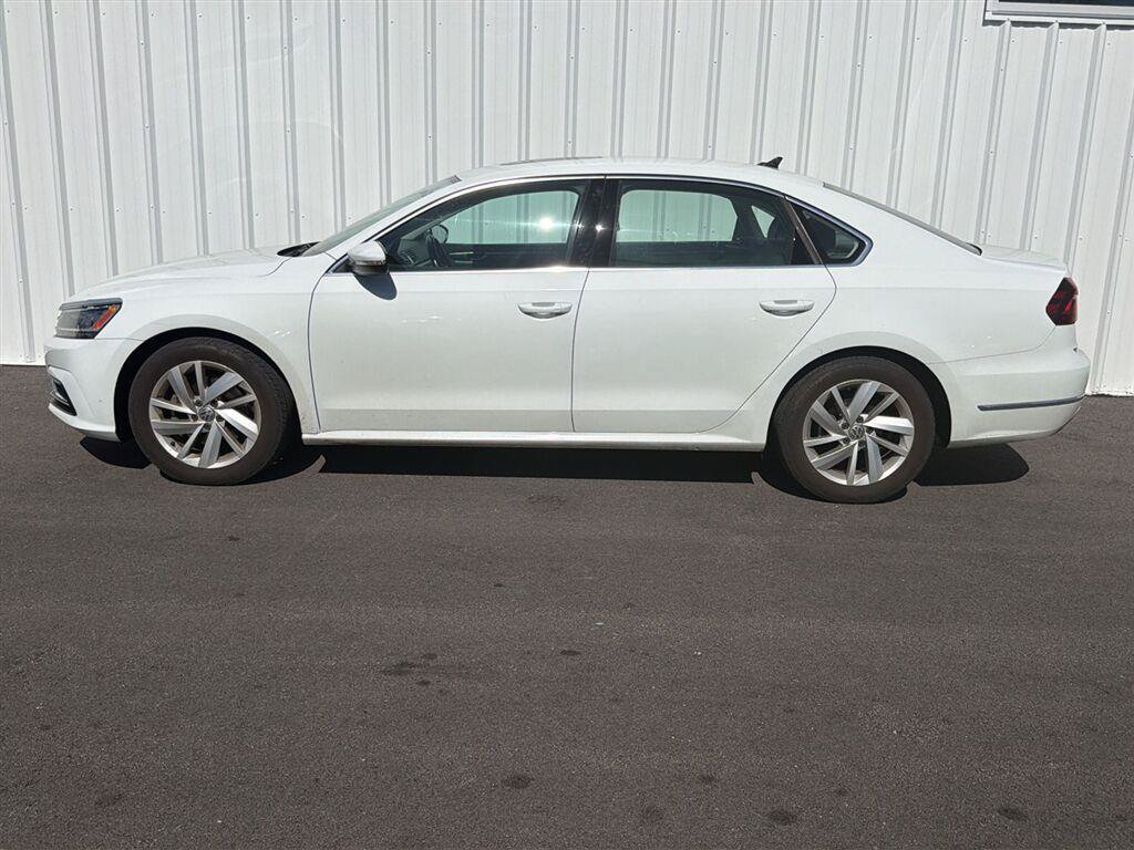 Used 2018 Volkswagen Passat 2.0T SE FWD image 8