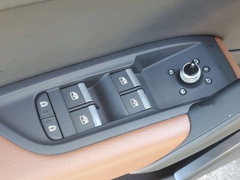 Used 2021 Audi Q5 2.0T Premium w/ Convenience Package image 17