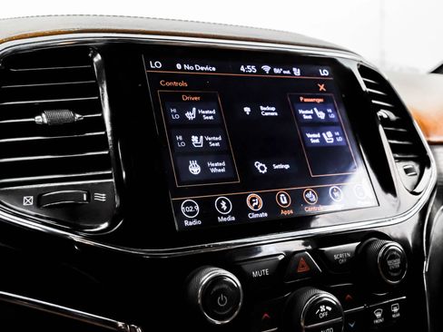 Used 2019 Jeep Grand Cherokee Summit w/ Platinum Series Group AWD/4WD image 40