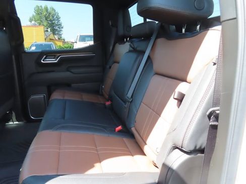 Certified 2026 Chevrolet Silverado 1500 High Country w/ Technology Package AWD/4WD image 45