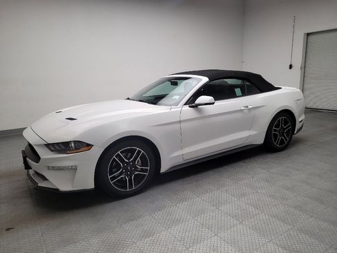 Used 2020 Ford Mustang Premium image 2