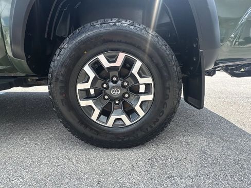 Used 2021 Toyota Tacoma TRD Off-Road w/ TRD Premium Off Road Package AWD/4WD image 34