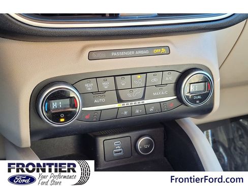 Used 2020 Ford Escape Titanium image 25