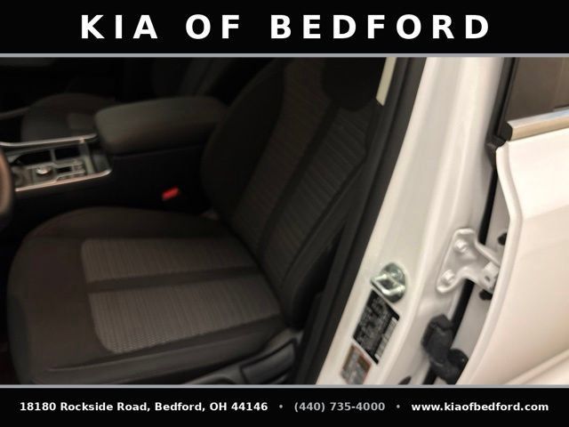 Used 2026 Kia Sorento LX FWD image 14