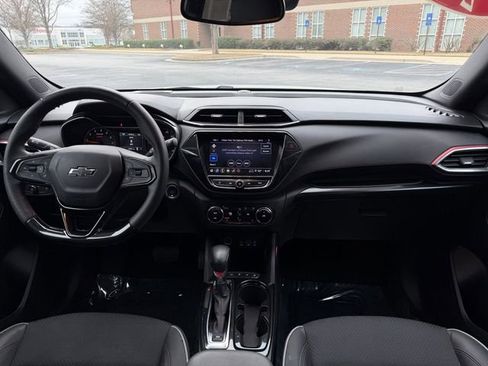 Used 2023 Chevrolet TrailBlazer RS w/ Convenience Package FWD image 17