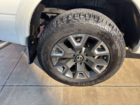 Used 2021 Nissan Titan Platinum Reserve w/ Moonroof Package image 12