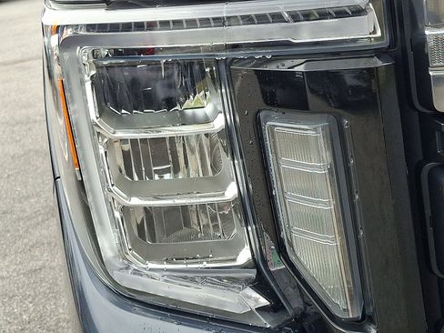Used 2020 GMC Sierra 2500 AT4 w/ AT4 Premium Package AWD/4WD image 9