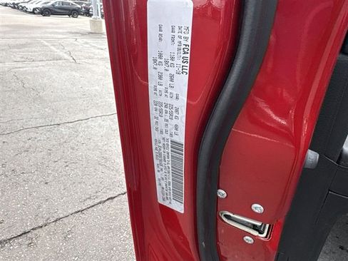 Used 2019 Jeep Compass Latitude image 32