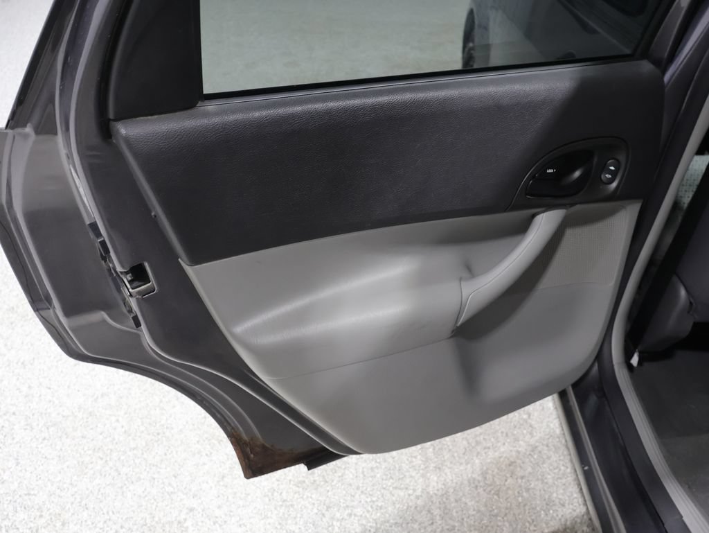 Used 2007 Ford Focus S FWD image 23
