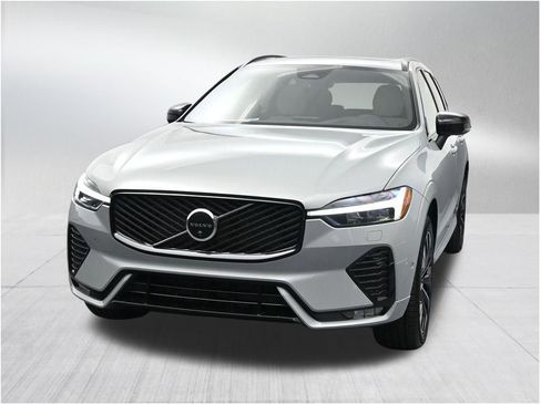 New 2026 Volvo XC60 B5 Plus w/ Protection Package Premier AWD/4WD image 8