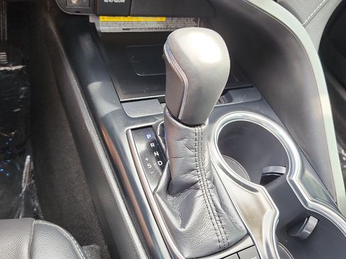 Used 2019 Toyota Camry XSE w/ Navigation Package FWD image 15
