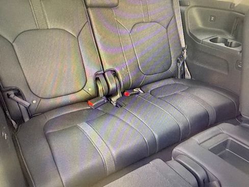 Used 2025 Honda Pilot Touring image 14