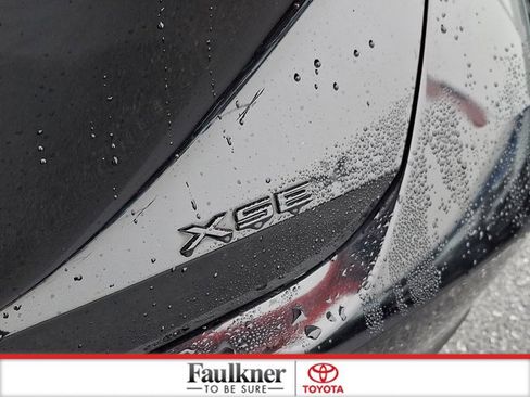 Used 2022 Toyota Avalon XSE w/ Carpet Mat Package (TMS) image 30