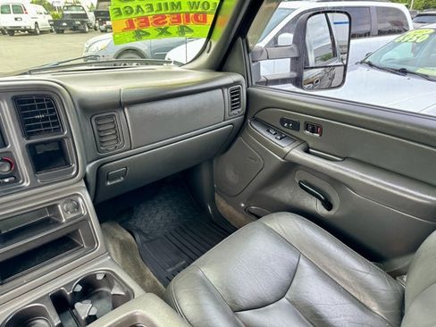 Used 2004 GMC Sierra 2500 SLT w/ Heavy-Duty Power Package AWD/4WD image 20