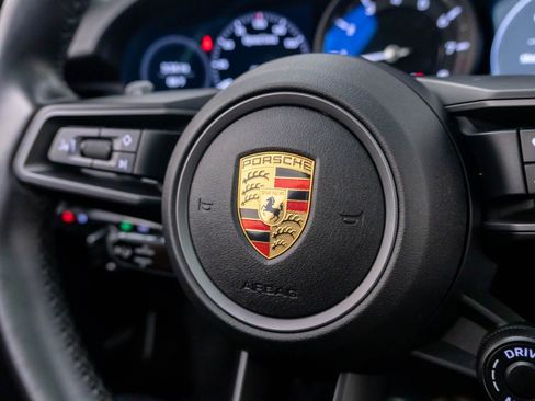 Used 2021 Porsche 911 Carrera RWD image 19
