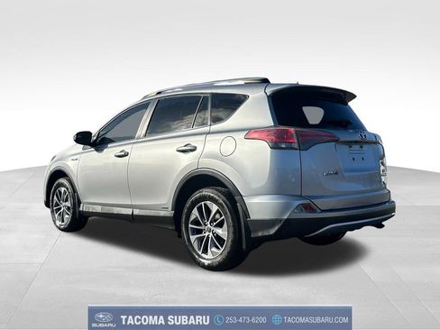 Used 2018 Toyota RAV4 XLE image 3