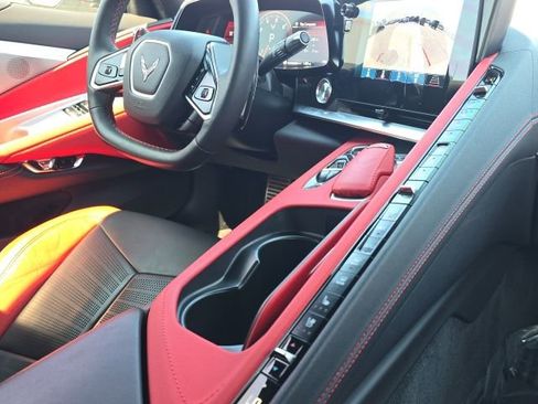 Used 2024 Chevrolet Corvette Stingray Preferred Cpe w/ Z51 Performance Package image 29