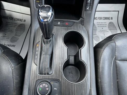 Used 2018 GMC Acadia SLT image 16