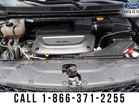 Used 2023 Chrysler Pacifica Touring-L FWD image 32