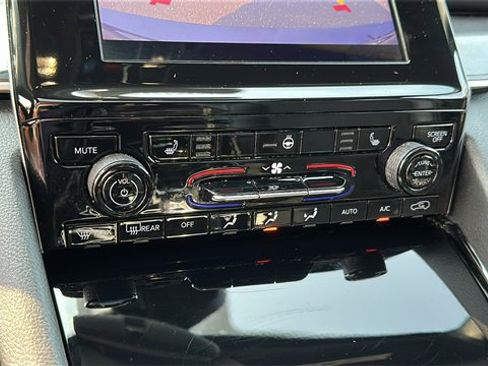 Used 2022 Jeep Grand Cherokee L Laredo image 19
