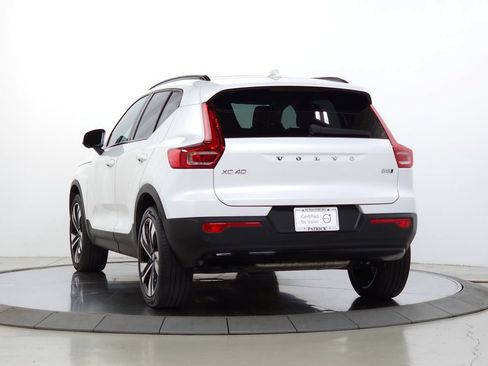 Used 2024 Volvo XC40 B5 Plus w/ Climate Package AWD/4WD image 6