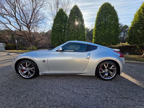 Used 2014 Nissan 370Z Coupe w/ Sport Package image 2